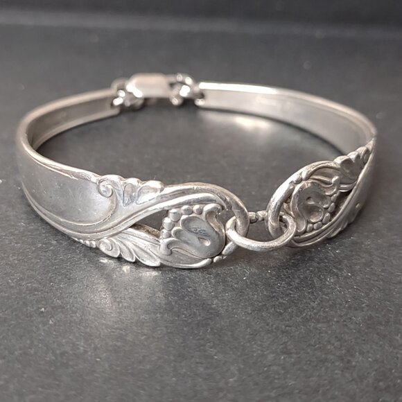 Cute Vintage Spring Glory Spoon Bracelet - Picture 1 of 9